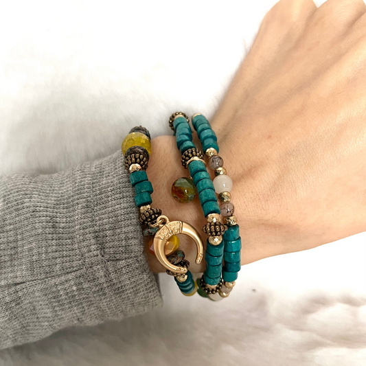 Bracelet modèle Ritual Bracelet en or porté