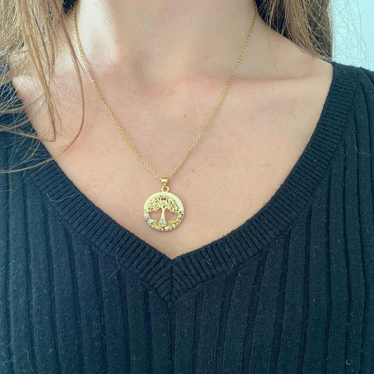 Collier modèle life necklace en or porté