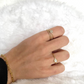 Bague modèle mesh ring en or mixte portée